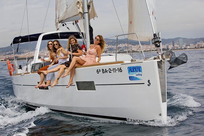 2-Hour Sailing Tour in Barcelona with Open Bar & Snacks - The short pitch: why this 2-hour Barcelona sail is a good use of vacation time