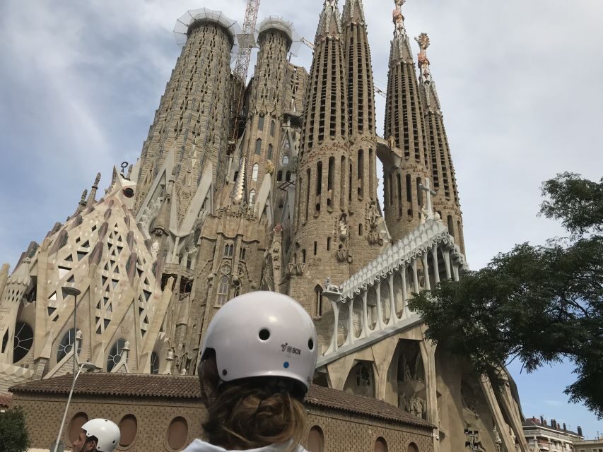 Barcelona: 2.5-Hour Gaudí Segway Tour - Gràcia’s Plaza de la Vila de Gràcia: A Different Side of Barcelona