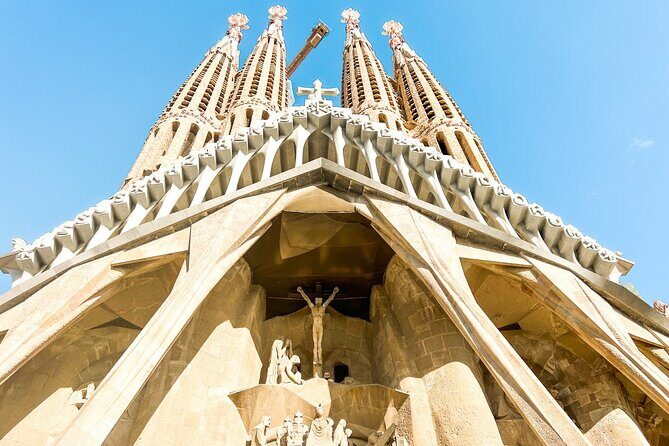 Barcelona all included: Sagrada, Park Güell, Montjuic & Gothic - Big picture: what this 7-hour tour is really optimized for