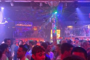 Barcelona: Bar Crawl at Gaixample - Meet Orkhan and Let Your Preferences Shape the Night