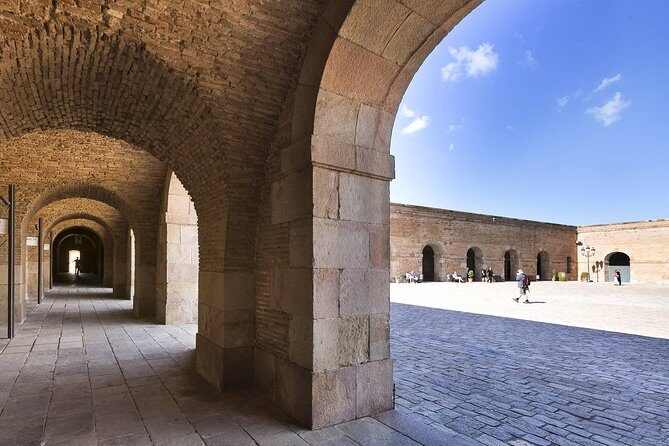 Barcelona Best Views: Old Town, Cable Car and Montjuic Castle - Montjuïc Castle: the private access that feels like more than sightseeing