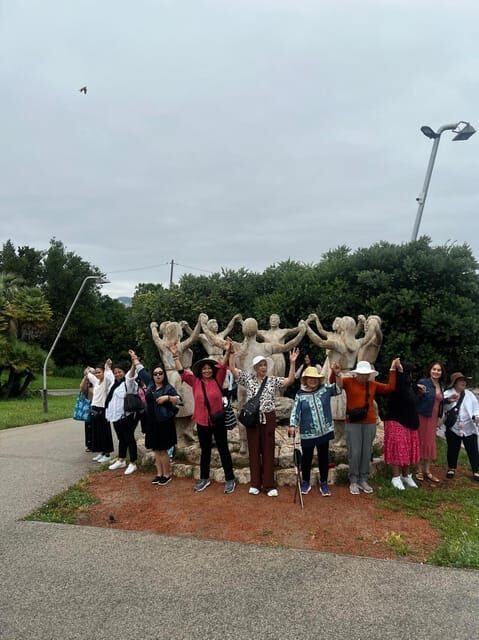 Barcelona Cable Car Sky Views, Magic Fountain & Castle Visit - Gaudí and opera-house sights without the museum fatigue