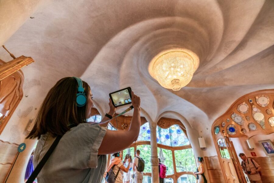 Barcelona: Casa Batlló Entry with Self-Audioguide Tour - Casa Batlló isn’t just pretty. It’s engineered.
