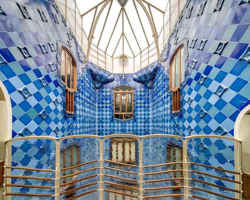 Barcelona: Casa Batlló Tour and Optional White Rabbit Museum - Stepping Up to Casa Batlló: The Façade That Starts the Story