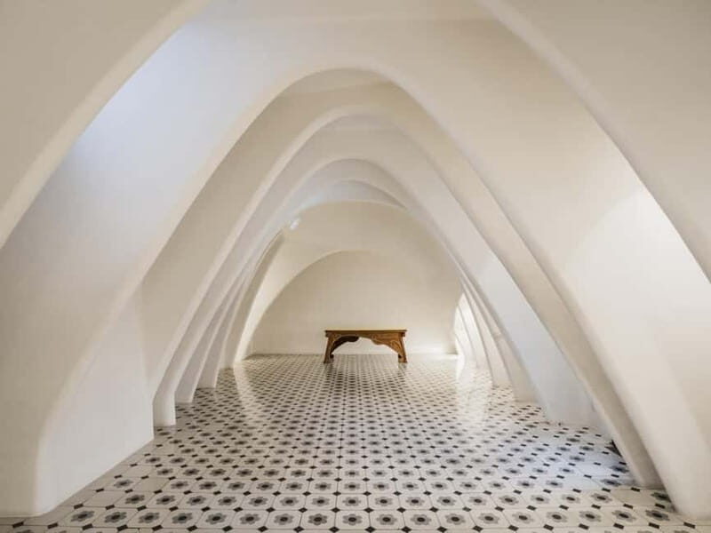 Barcelona: Casa Batlló Tour and Optional White Rabbit Museum - Price and Value: What You Pay for (and What It Avoids)