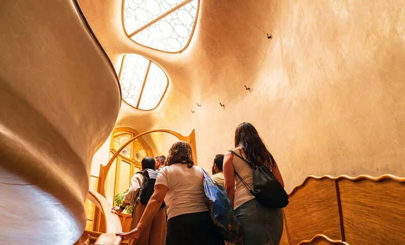 Barcelona: Casa Batlló Tour and Optional White Rabbit Museum - Getting There and Making the Most of 75 Minutes