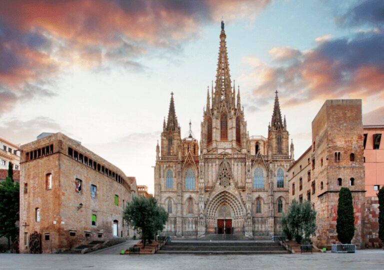 Barcelona Cathedral: Ticket, Guided Tour and VR Experience - The Cathedral’s Backstory: Roman Bones Under Gothic Skin