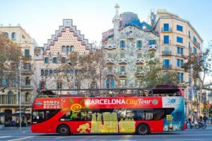 Barcelona City Tour Hop-On Hop-Off with Optional Boat - Gaudí stops you can actually use: Sagrada Família, La Pedrera, Casa Batlló, Park Güell