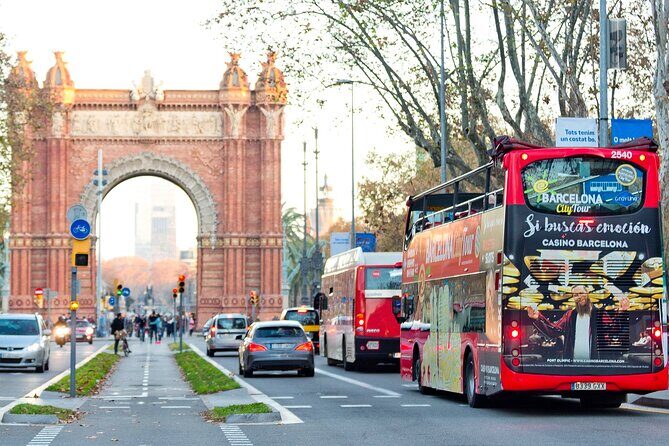 Barcelona City Tour Hop-On Hop-Off with Optional Boat - Audio guide + headset system: the real secret to a smooth day