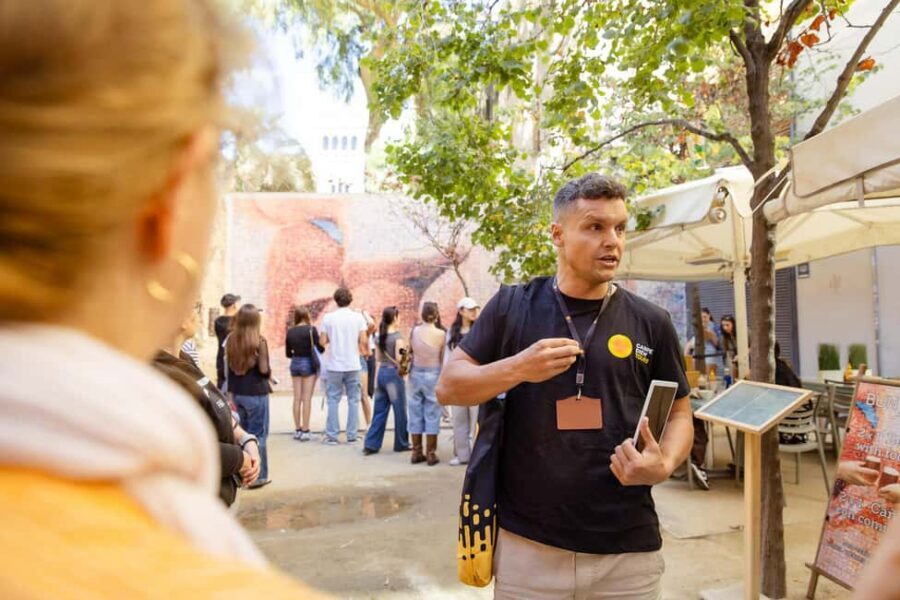 Barcelona: City Walking Tour with Local Guide - Why This Barcelona Gothic Quarter Walk Works So Well