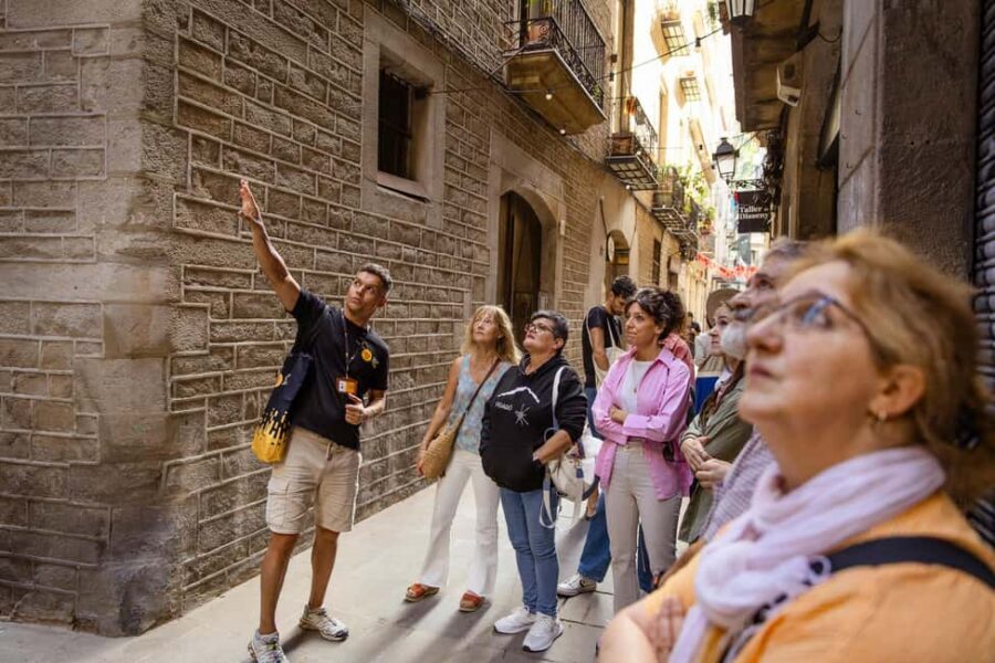Barcelona: City Walking Tour with Local Guide - Who This Tour Suits Best (And Who Might Prefer Another Plan)
