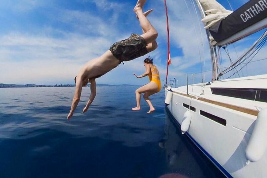 Barcelona: Coastline Boat Trip with Snacks and Cava - Quick hits before you go