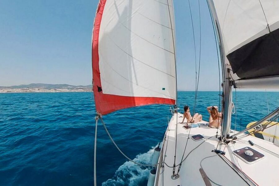 Barcelona: Coastline Boat Trip with Snacks and Cava - Seeing Barcelona From Sea Level: Views, Landmarks, and Photo Moments