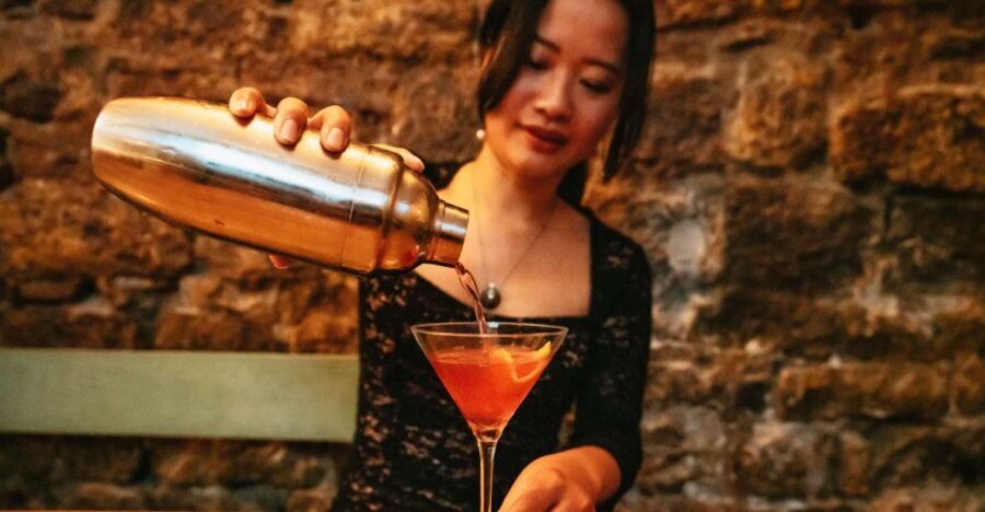 Barcelona: Cocktail Master Class by Mixologist with Tapas - Why This Cocktail-and-Tapas Class Feels Like a Real Night Out