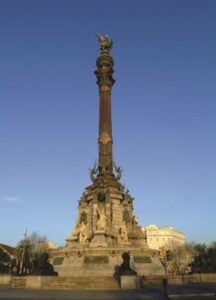 Barcelona: Columbus Monument - Inside the monument: what the lift and top deck feel like