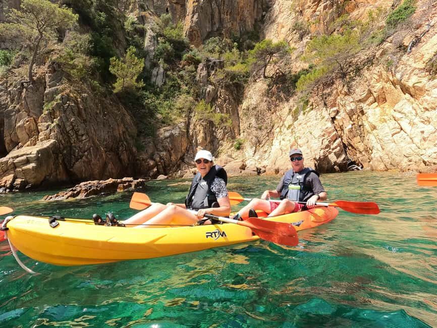 Barcelona: Costa Brava Kayak and Snorkel Tour with Lunch - Lunch on the Beach: Picnic Energy With a Vegetarian Option