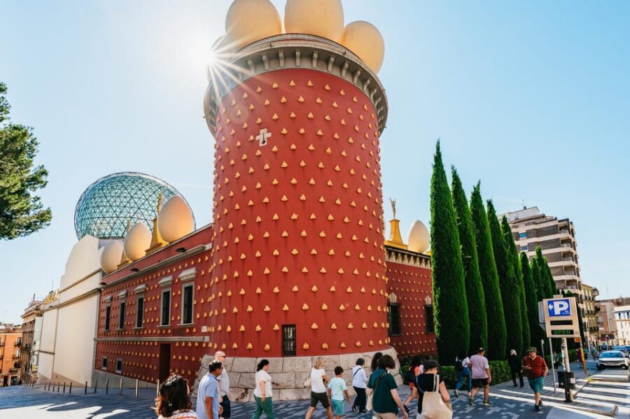 Barcelona: Dali Museum, House and Cadaques Guided Tour - Price and value for $128: what you get, what costs extra, and what that means