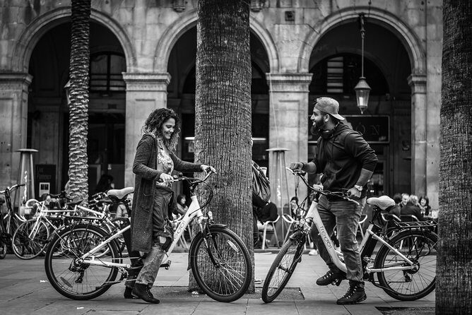 Barcelona E-Bike Photography Tour - Stop 5: Arco di Triunfo (1888 World’s Fair entrance)