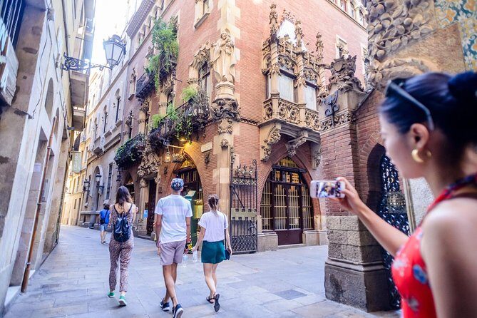 Barcelona E-Bike Small Group Tour with Tapas & Wine Tasting - Port Olímpic: the Golden Fish and that Olympic-era waterfront energy