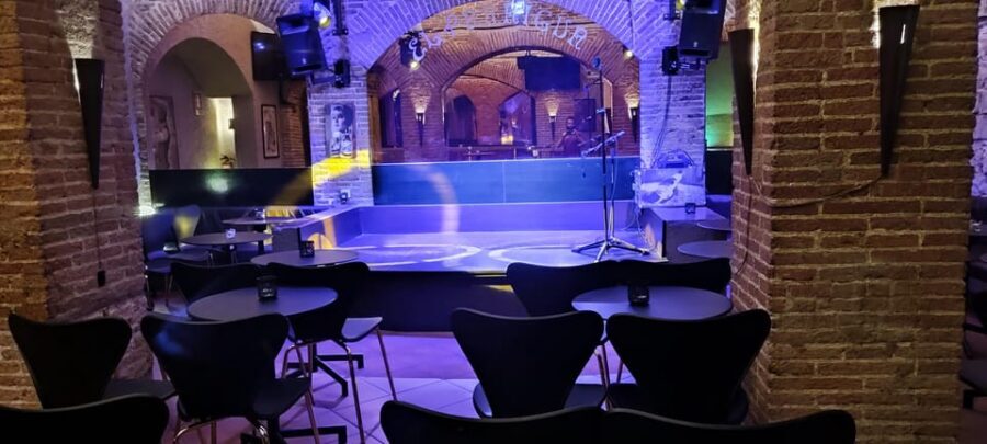 Barcelona: Exclusive Flamenco Show at El Paraigua with Drink - Why El Paraigua’s cellar makes the flamenco hit harder