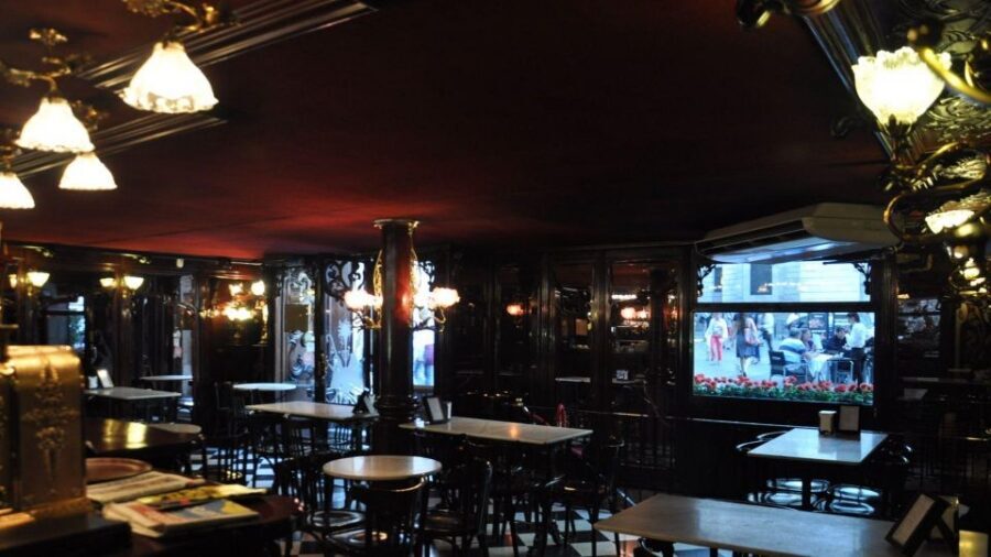 Barcelona: Exclusive Flamenco Show at El Paraigua with Drink - The included drink: small detail, big mood payoff