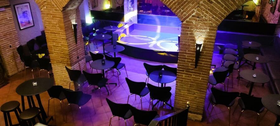 Barcelona: Exclusive Flamenco Show at El Paraigua with Drink - How to choose your seat (and why footwork matters here)