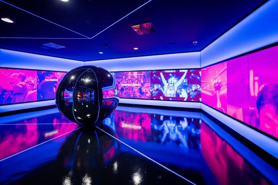 Barcelona: FC Barcelona Museum "Barça Immersive Tour" Ticket - The We are history tunnel with Johan Cruyff: where the story starts