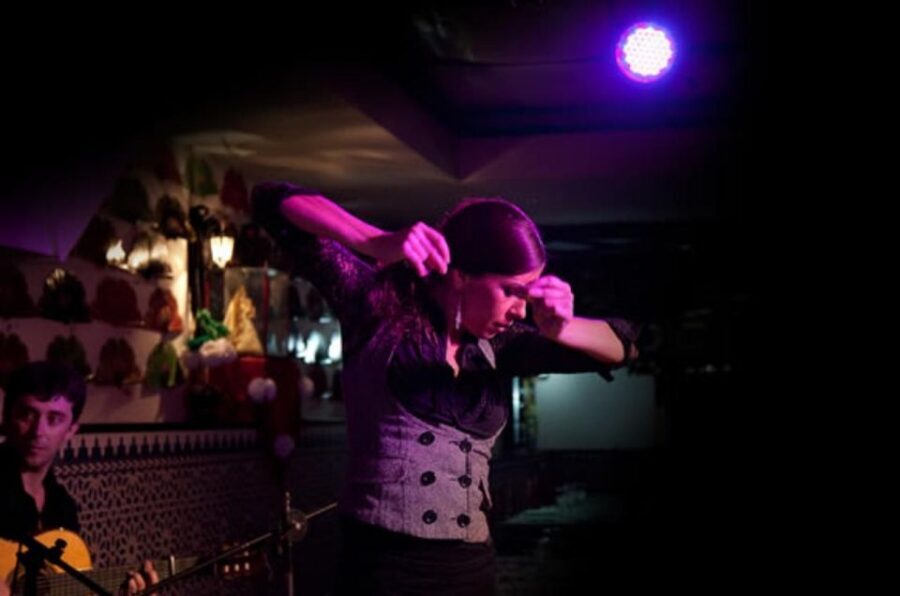 Barcelona: Flamenco at El Patio Andaluz with Optional Dinner - Drinks and the sangria question: how to avoid a food-and-drink letdown