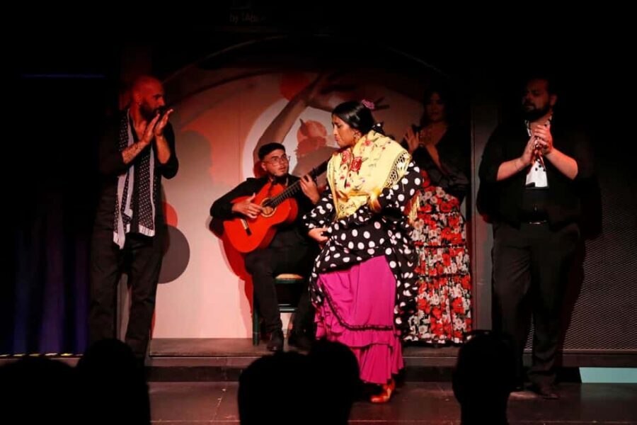 Barcelona: Flamenco Show with Drink at La Rambla - FAQ