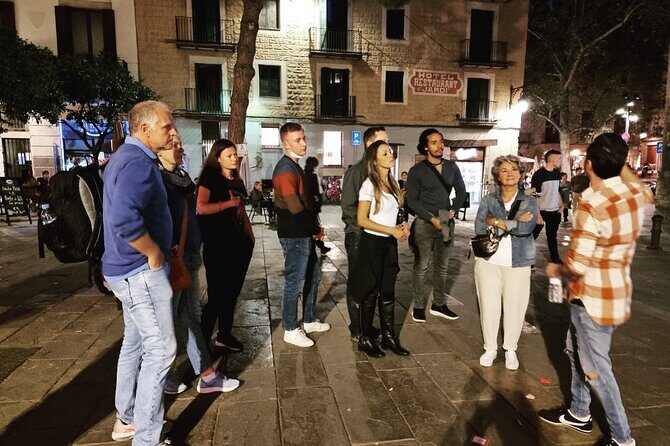 Barcelona Ghosts & Legends Tour - Comfort and pacing: what to wear and who it suits