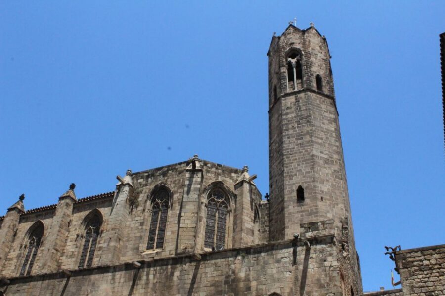 Barcelona: Gothic Quarter Walking Tour - Royal Power Up Close: Crown of Aragon, Advisers, and King Martin