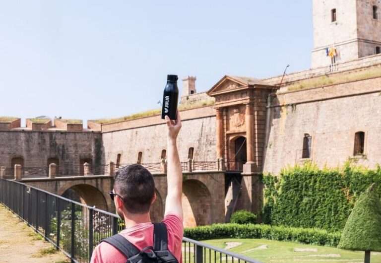 Barcelona: Gothic Quarter Walking Tour w/ Montjuïc Cable Car - The Panoramic Coach Ride That Makes the Whole City Make Sense