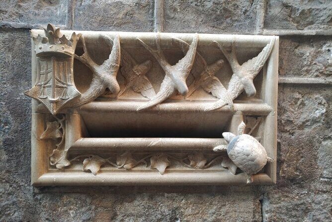 Barcelona Gothic Quarter Walking Tour with Tapas - Price and timing: why $29.04 can be a good deal