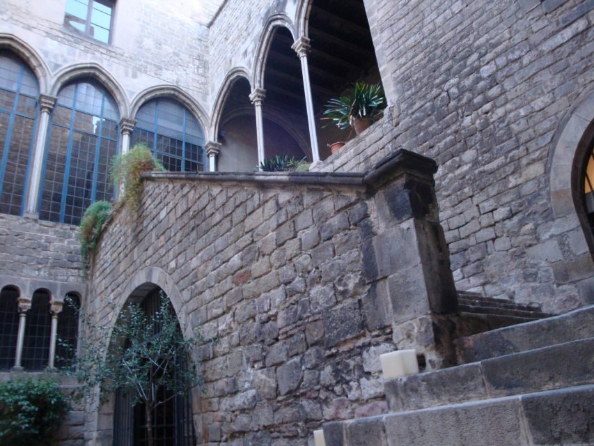 Barcelona: Gothic Quarter Walking Tour - A 3.5-Hour Timeline You Can Follow With Your Feet