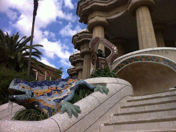 Barcelona Gracia Neighborhood Local Food & History Tour - Gràcia Meets Modernism: How the Tour Feels on Arrival