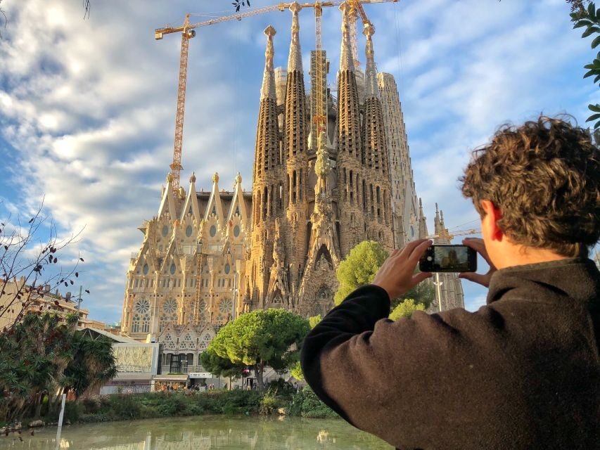 Barcelona: Guided Bike or E-Bike City Tour - Barcelona Cathedral to Palau de la Música: Catalan Gothic in full detail