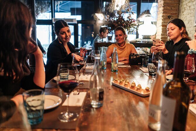 Barcelona: Guided Food Walking Tour with Tapas and Wine - Why a guided tapas-wine walk feels smarter than picking a restaurant
