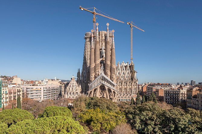 Barcelona Half-Day Sightseeing Private Tour - Basilica of the Sagrada Familia: plan for timed entry