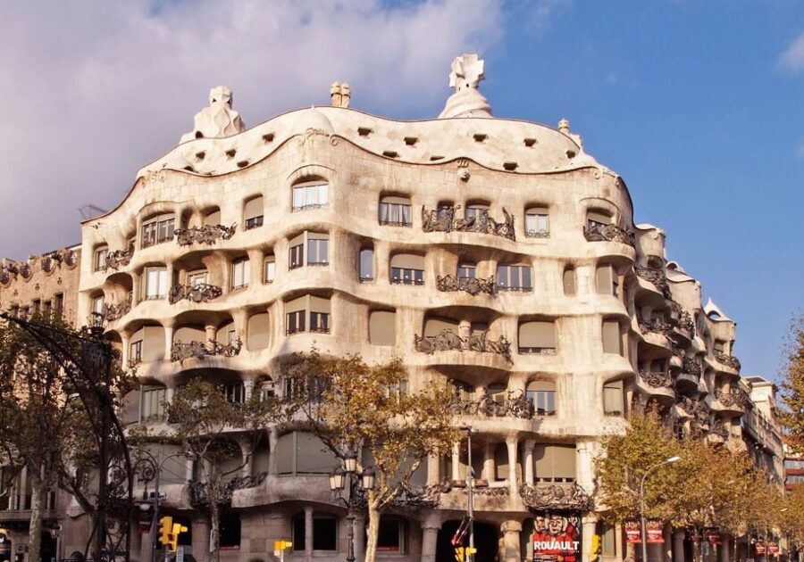 Barcelona: Helicopter Flight, Boat Ride, and Walking Tour - Who This Tour Fits Best (and Who Might Want a Different Plan)