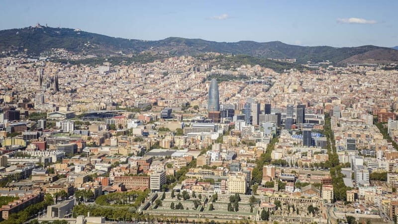 Barcelona: Helicopter Flight over Barcelona's Coastline - Timing and photo strategy for a 7-minute spin