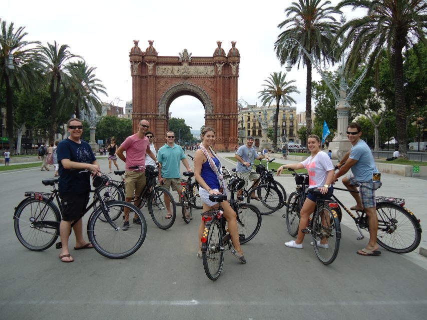 Barcelona Highlights Bike Tour: Cycle along the beach! - Sagrada Família Photo Stop: The Icon You Can See Up Close