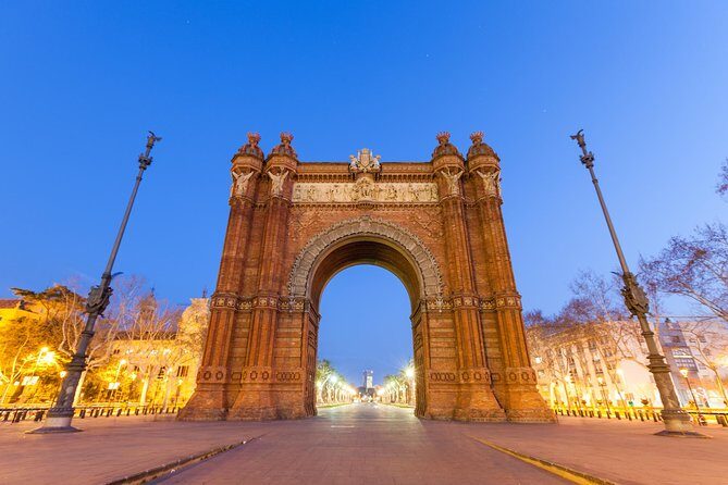 Barcelona Highlights Private Guided Tour with Hotel Pick-up - Las Ramblas in 15 minutes: a great kickoff, not a long linger