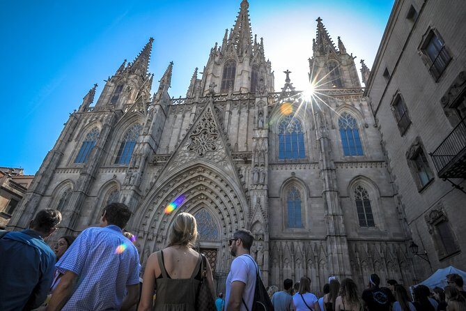 Barcelona Highlights & Sagrada Familia Tour: Priority Access - Montjuïc Hill: the best “pause” between Gaudí stops