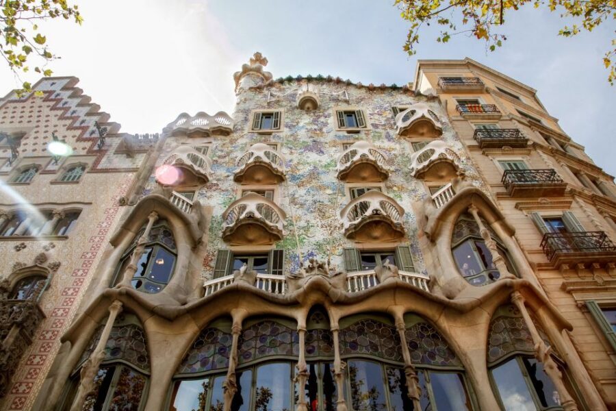Barcelona Historical 3-Hour Bike Tour - St. Mary of the Sea Cathedral and the older-street transition