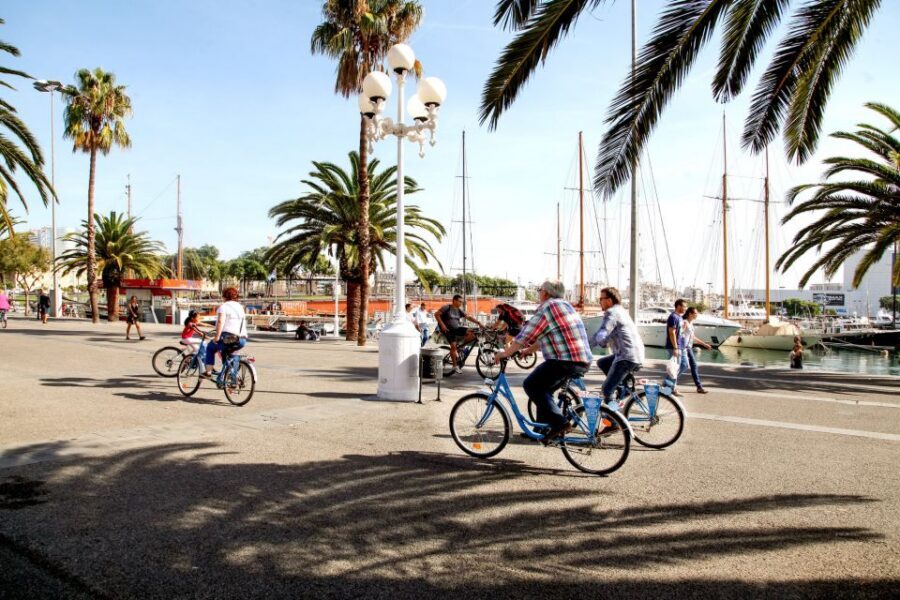 Barcelona Historical 3-Hour Bike Tour - Gaudí time: Sagrada Familia, Casa Mila (La Pedrera), and Casa Batlló