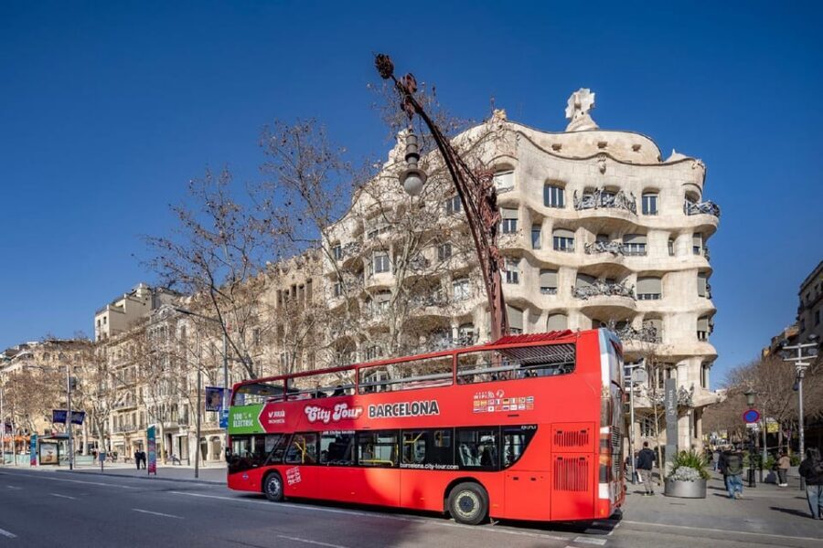 Barcelona: Hop-On Hop-Off Bus with Sailing Cruise - Key things I’d zero in on