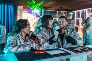 Barcelona: Icebar experience, located at the beach !! - Getting kitted up for -5°C: what the jacket and gloves really do