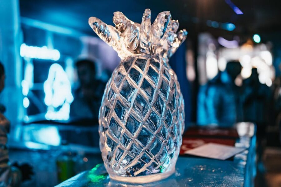 Barcelona: Icebar experience, located at the beach !! - The drink plan: your included cocktail or mocktail in an ice glass