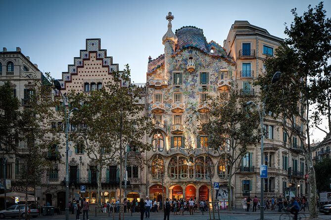 Barcelona in 1 Day: Sagrada Familia, Park Guell,Old Town & Pickup - Price and budgeting: what $120.29 really means