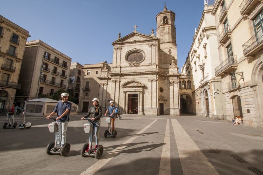 Barcelona Insiders Segway Tour 1.5h - The guides: why their style matters more than you think